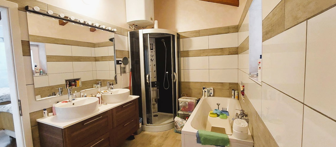 Lokacija: Obalno - kraška, Koper, Srgaši