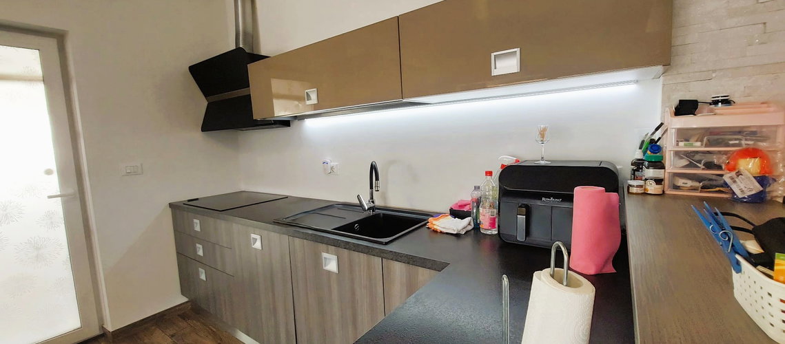 Lokacija: Hrvaška, Istarska županija, Buje, Kaštel