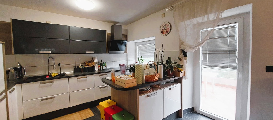 Lokacija: Obalno - kraška, Koper, Srgaši