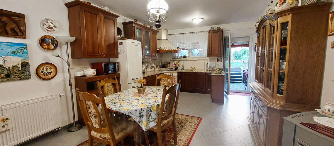 Lokacija: Hrvaška, Istarska županija, Buje, Kaldanija