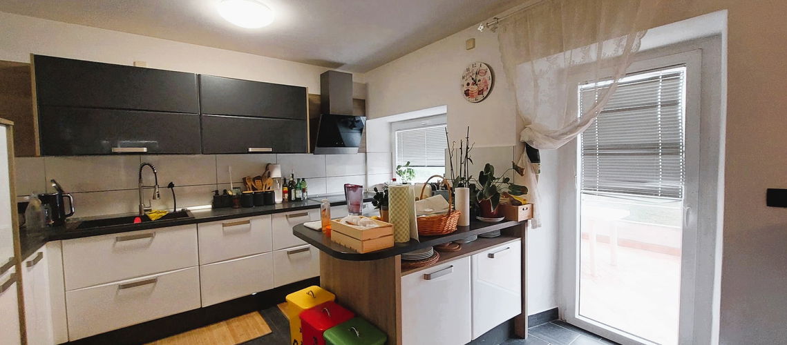 Lokacija: Obalno - kraška, Koper, Srgaši