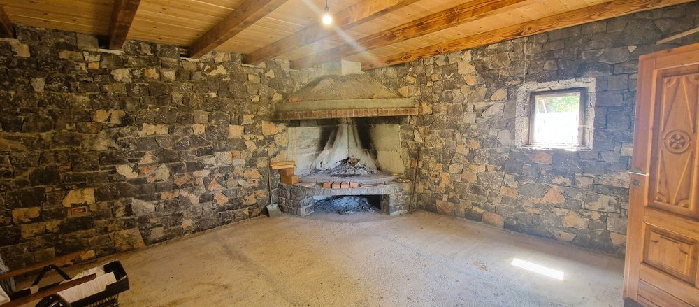 Lokacija: Obalno - kraška, Komen, Tomačevica