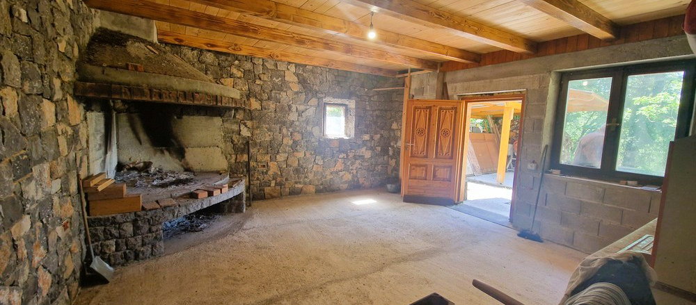 Lokacija: Obalno - kraška, Komen, Tomačevica