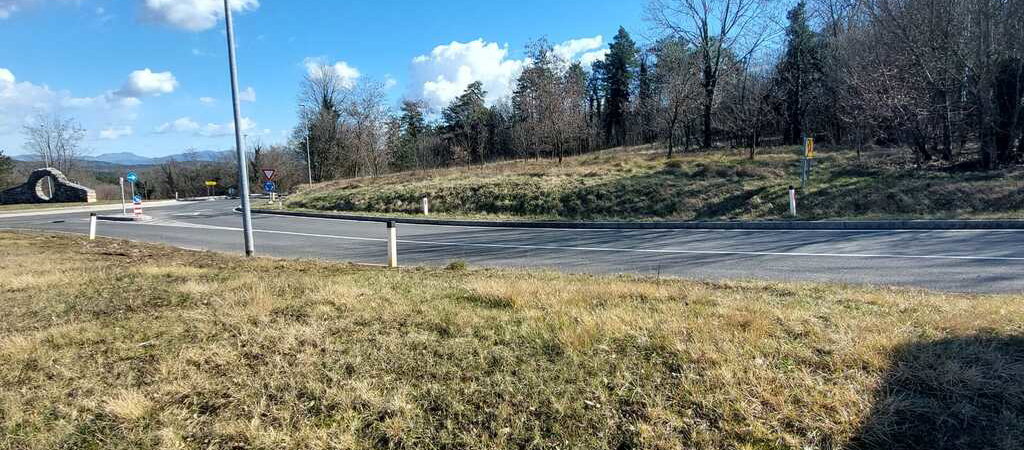 Lokacija: Obalno - kraška, Komen, Komen