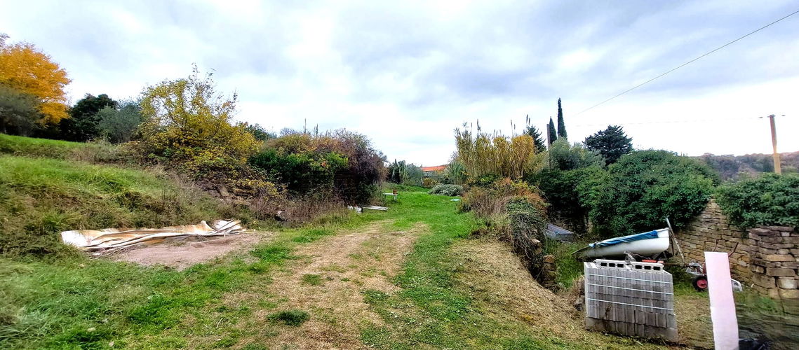 Lokacija: Obalno - kraška, Koper, Srgaši