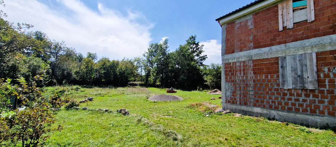 Lokacija: Obalno - kraška, Sežana, Kosovelje