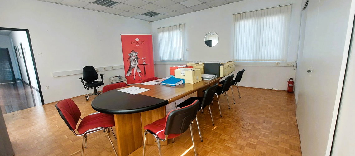 Nepremičnina: Oddaja, Poslovni prostor, Pisarna Lokacija: Obalno - kraška, Koper, Šalara