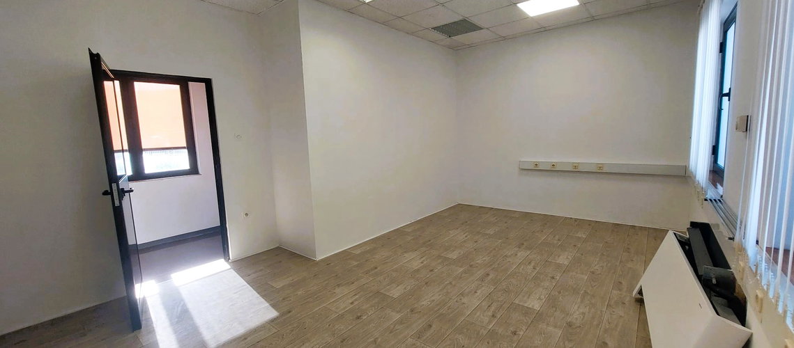 Nepremičnina: Oddaja, Poslovni prostor, Pisarna Lokacija: Obalno - kraška, Koper, Šalara