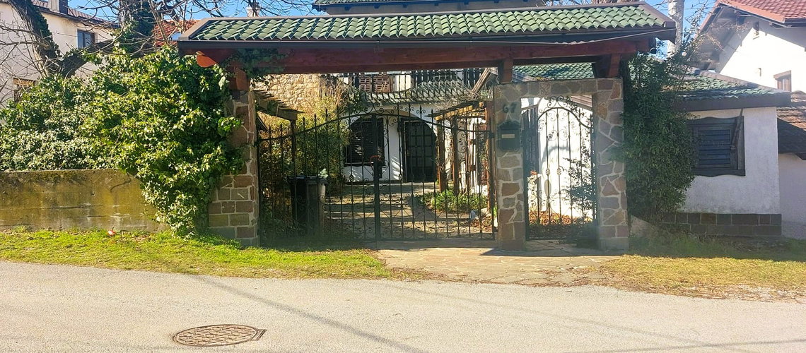 Lokacija: Notranjsko - kraška, Ilirska Bistrica, Knežak