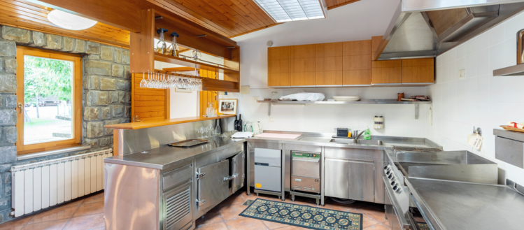 Real estate: Sale, House, Detached Location: Coastal-Karst, Koper, Pomjan