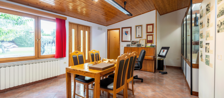 Real estate: Sale, House, Detached Location: Coastal-Karst, Koper, Pomjan