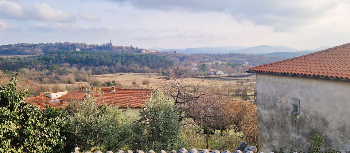Lokacija: Obalno - kraška, Sežana, Ponikve