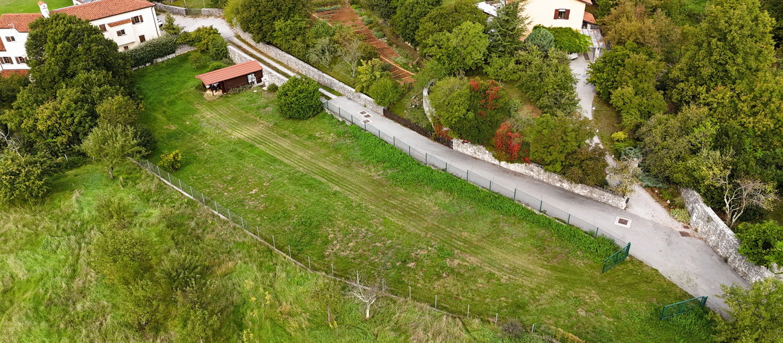 Lokacija: Obalno - kraška, Sežana, Kosovelje