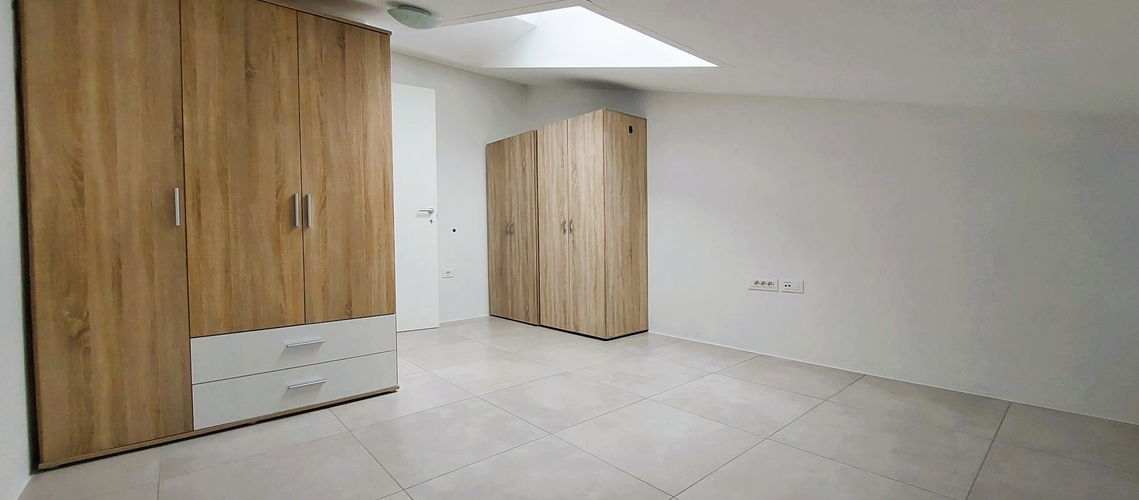 Nepremičnina: Prodaja, Stanovanje, 5+ več sobno Lokacija: Goriška, Nova Gorica, Ajševica