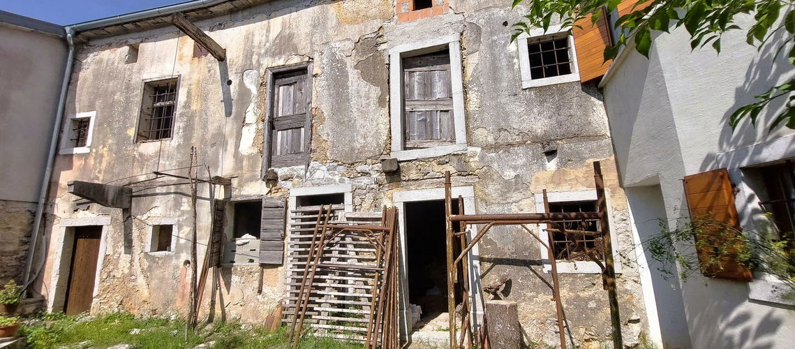 Nepremičnina: Prodaja, Hiša, Samostojna Lokacija: Obalno - kraška, Komen, Volčji Grad