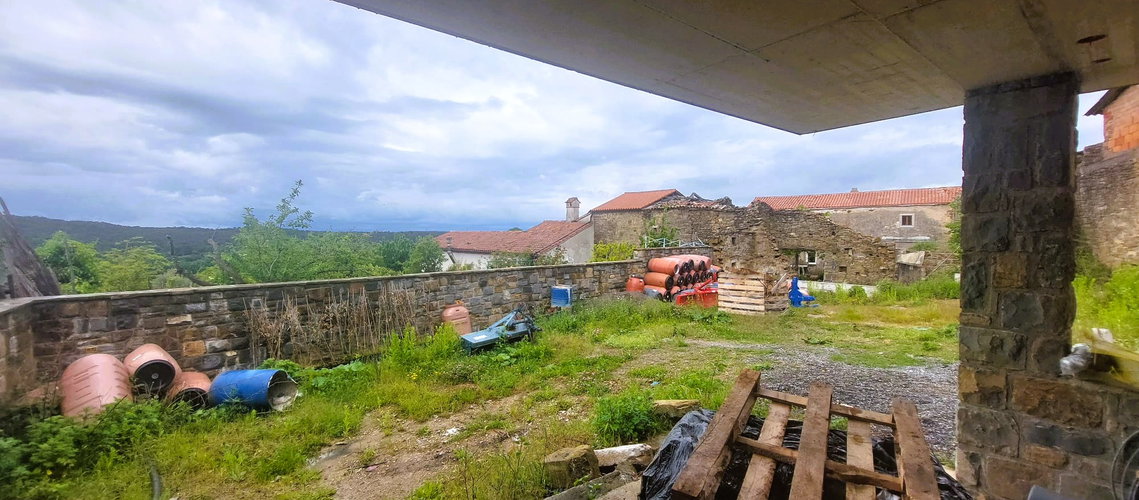 Lokacija: Obalno - kraška, Hrpelje - Kozina, Ocizla