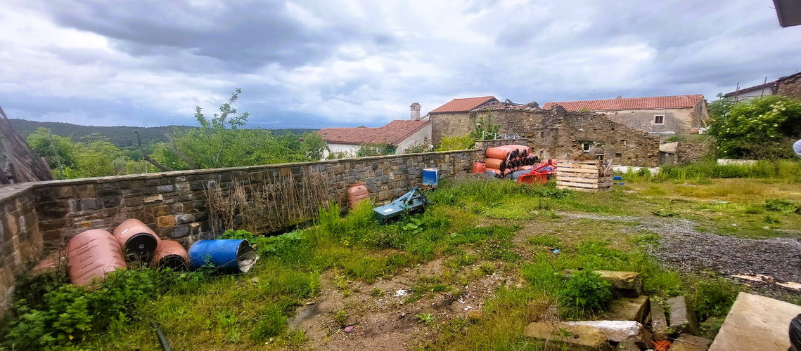 Lokacija: Obalno - kraška, Hrpelje - Kozina, Ocizla