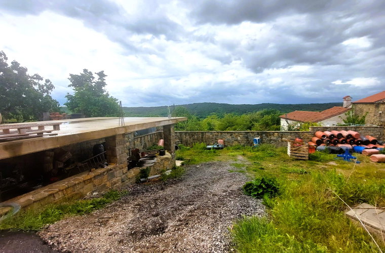 Lokacija: Obalno - kraška, Hrpelje - Kozina, Ocizla