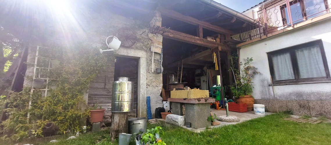 Lokacija: Obalno - kraška, Sežana, Prelože pri Lokvi