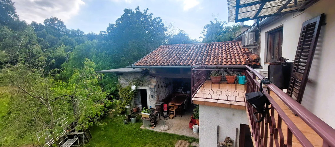Lokacija: Obalno - kraška, Sežana, Prelože pri Lokvi
