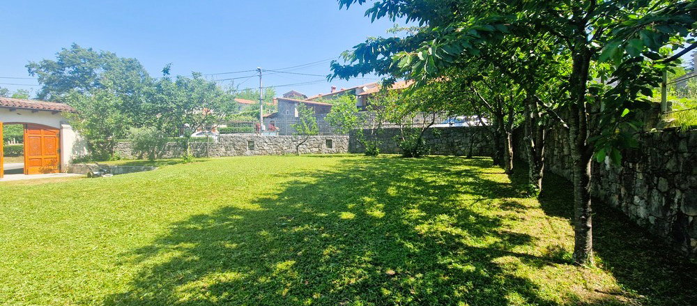 Lokacija: Obalno - kraška, Komen, Tomačevica