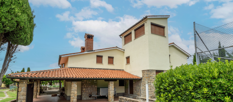 Real estate: Sale, House, Detached Location: Coastal-Karst, Koper, Pomjan