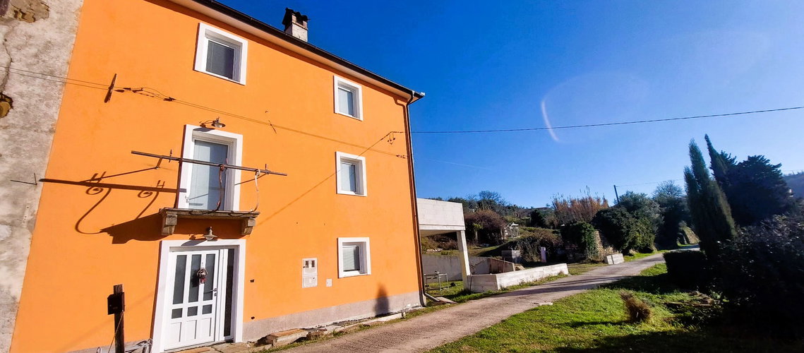 Lokacija: Obalno - kraška, Koper, Srgaši