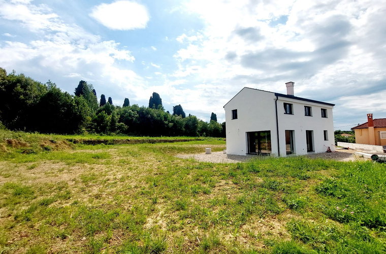 Lokacija: Obalno - kraška, Koper, Kolomban