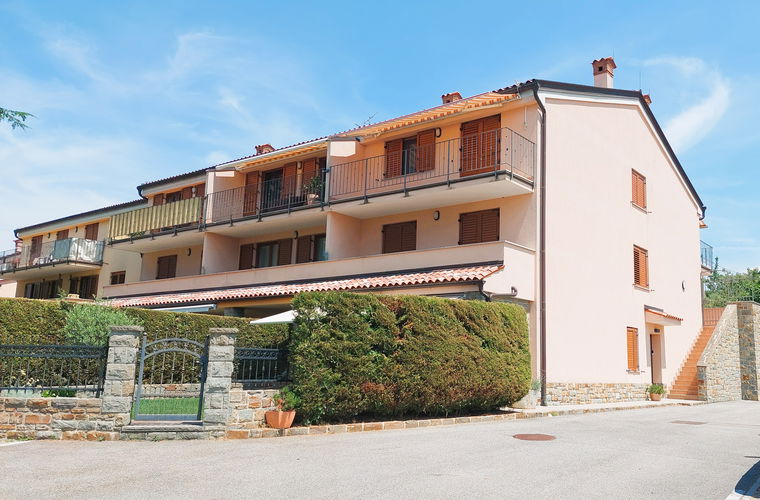 Location: Coastal-Karst, Koper, Plavje