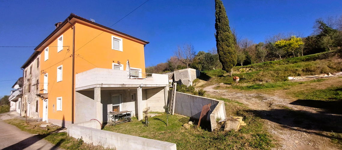 Lokacija: Obalno - kraška, Koper, Srgaši