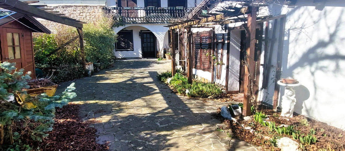 Lokacija: Notranjsko - kraška, Ilirska Bistrica, Knežak