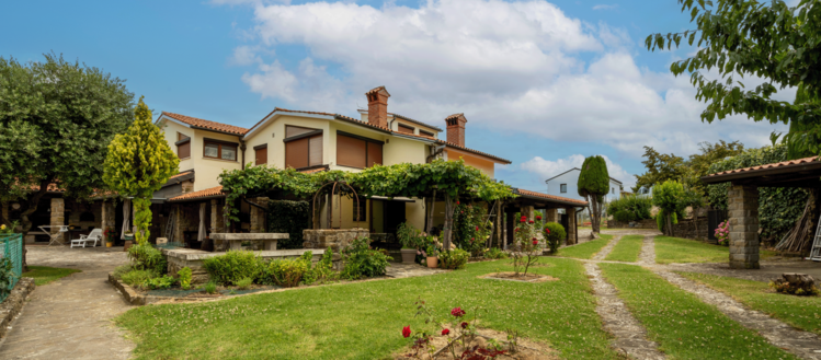 Real estate: Sale, House, Detached Location: Coastal-Karst, Koper, Pomjan