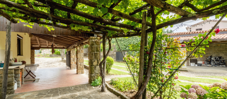 Real estate: Sale, House, Detached Location: Coastal-Karst, Koper, Pomjan