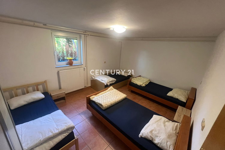 Location: Ljubljana okolica, Komenda, Križ