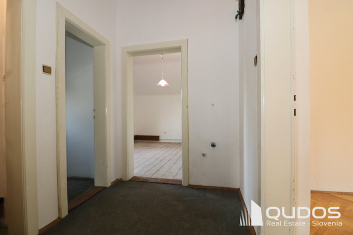 Lokacija: Ljubljana mesto, Vič-Rudnik, Rožna dolina