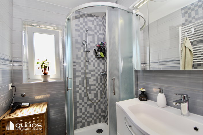 Lokacija: Ljubljana okolica, Dol pri Ljubljani, Dolsko