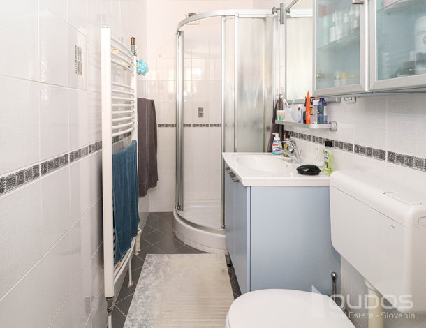 Location: Ljubljana mesto, Bežigrad, Bratovševa ploščad