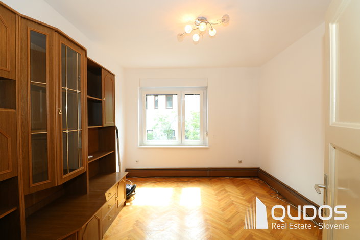 Lokacija: Ljubljana mesto, Vič-Rudnik, Rožna dolina
