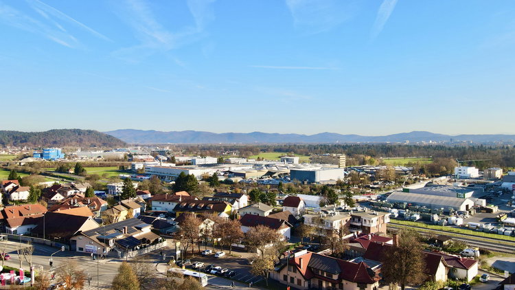 Lokacija: Ljubljana mesto, Bežigrad, Črnuče