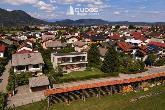 Lokacija: Ljubljana mesto, Šiška, Gunclje