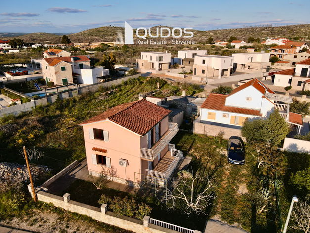 Lokacija: Hrvaška, Šibensko-kninska županija, Šibenik-okolica, Zaton