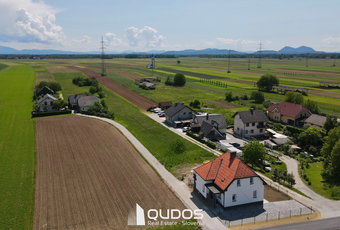 Lokacija: Gorenjska, Kranj, Zgornje Bitnje