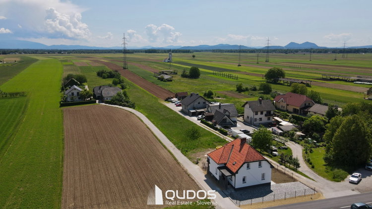 Lokacija: Gorenjska, Kranj, Zgornje Bitnje