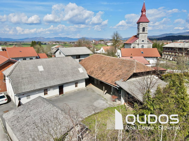 Lokacija: Notranjsko - kraška, Postojna, Koče