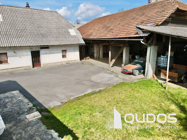 Lokacija: Notranjsko - kraška, Postojna, Koče