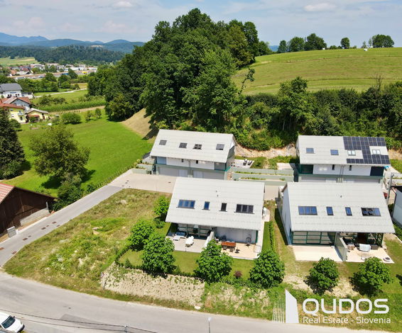 Lokacija: Ljubljana okolica, Vrhnika, Sinja Gorica