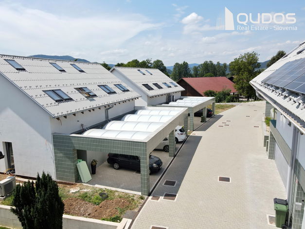 Lokacija: Ljubljana okolica, Vrhnika, Sinja Gorica