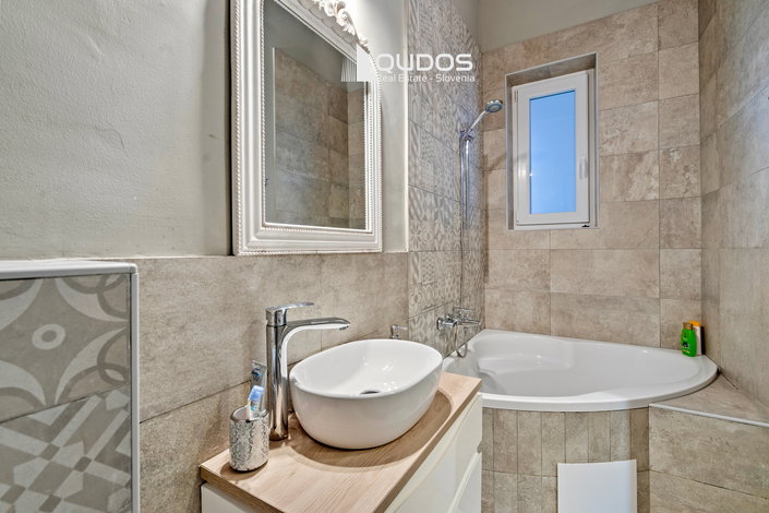 Lokacija: Ljubljana mesto, Center, Stara Ljubljana