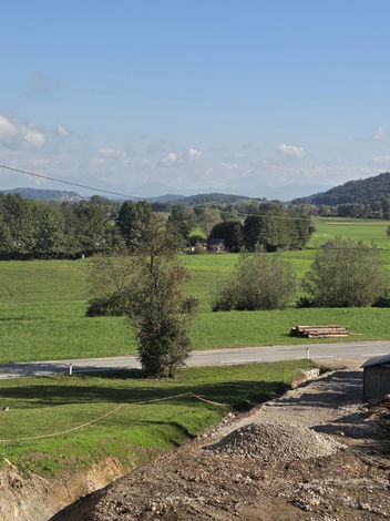 Lokacija: Ljubljana okolica, Borovnica, Dol pri Borovnici