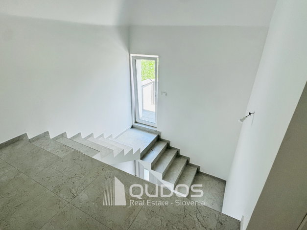 Lokacija: Gorenjska, Kranj, Zgornje Bitnje